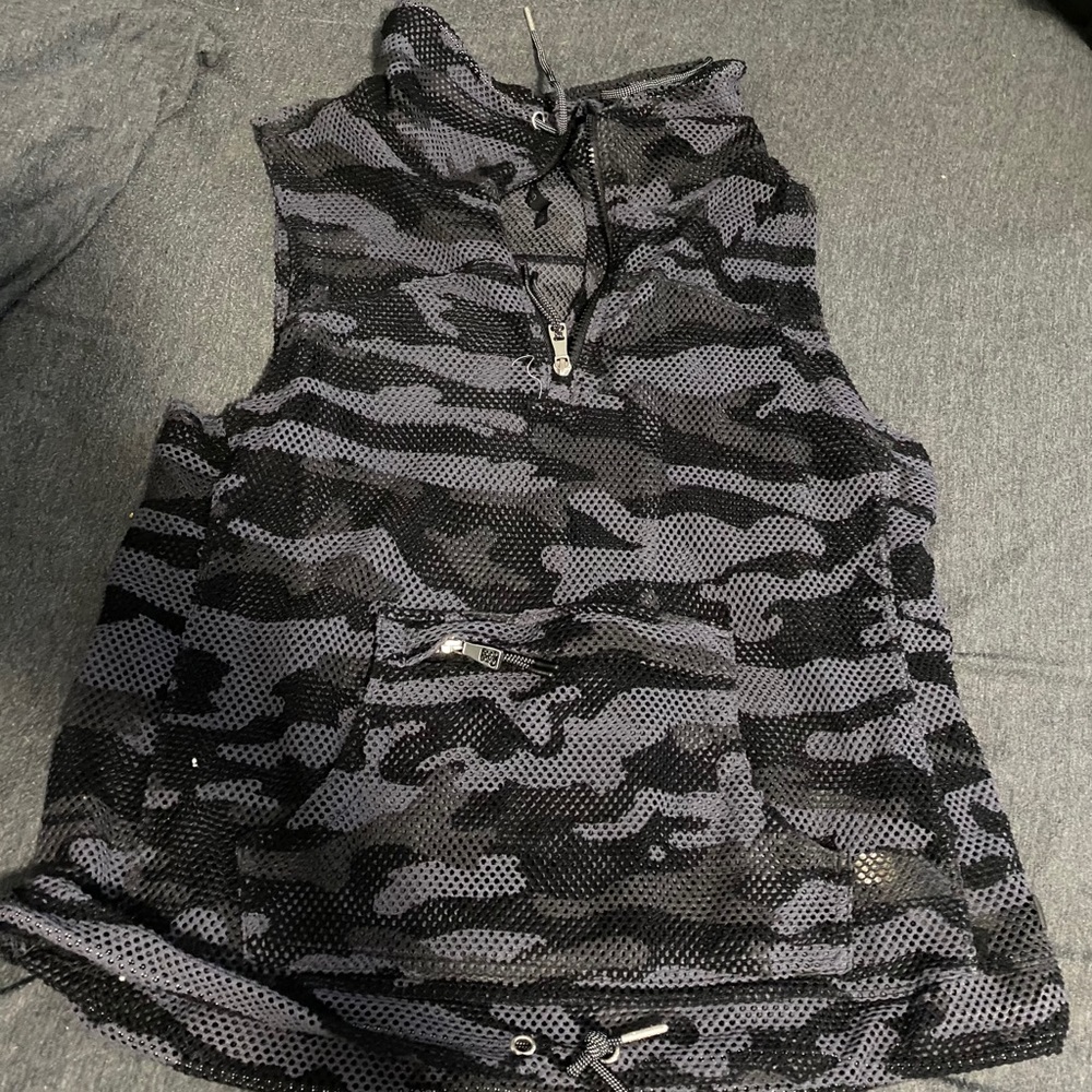 Women’s workout tank